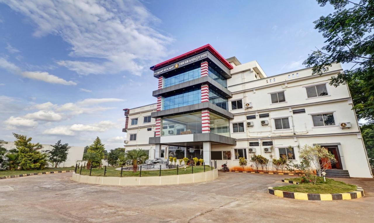 Grand Jp Inn Near 2 Km From Gundlupet Bus Stand Екстериор снимка