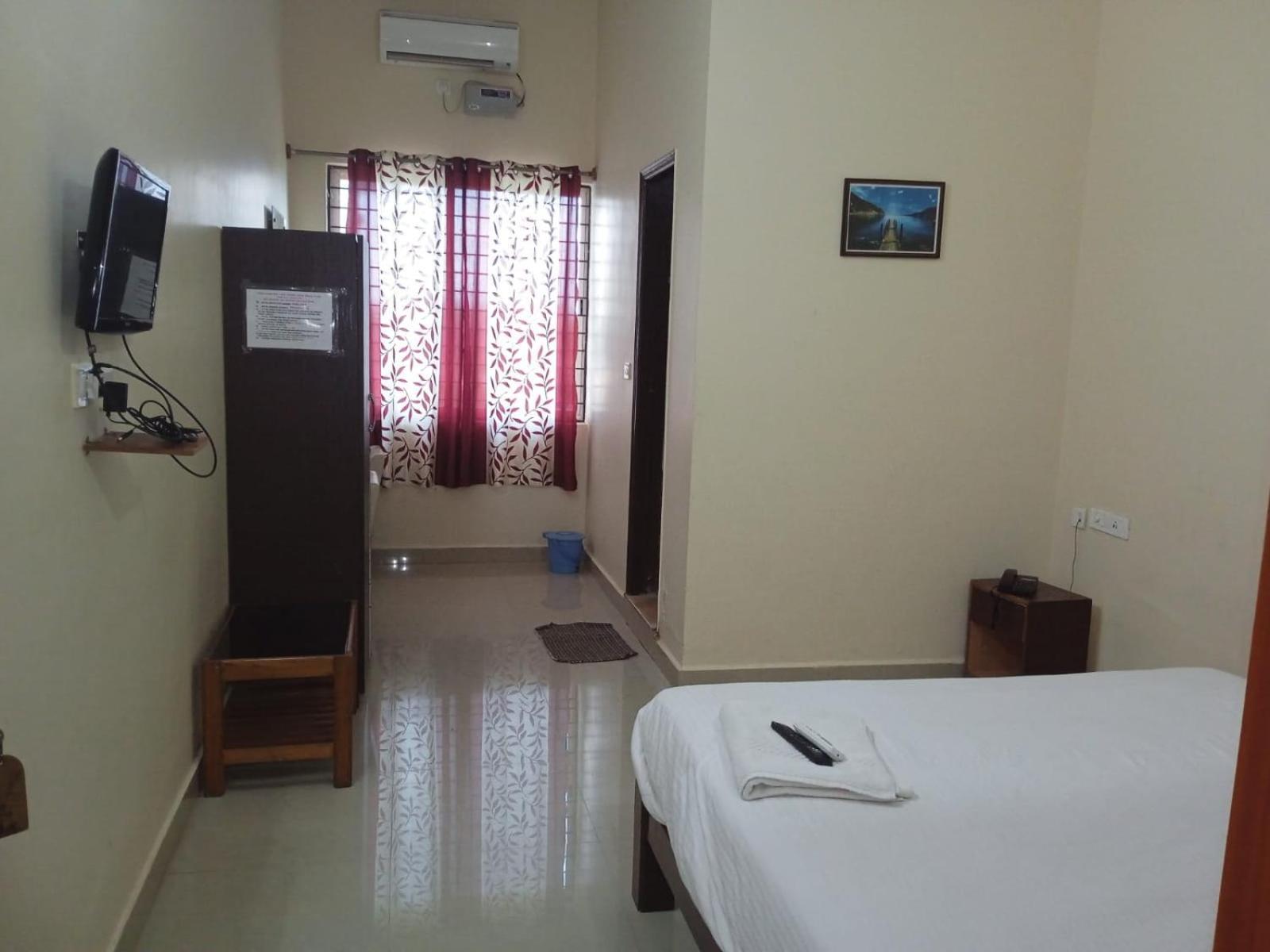Grand Jp Inn Near 2 Km From Gundlupet Bus Stand Екстериор снимка