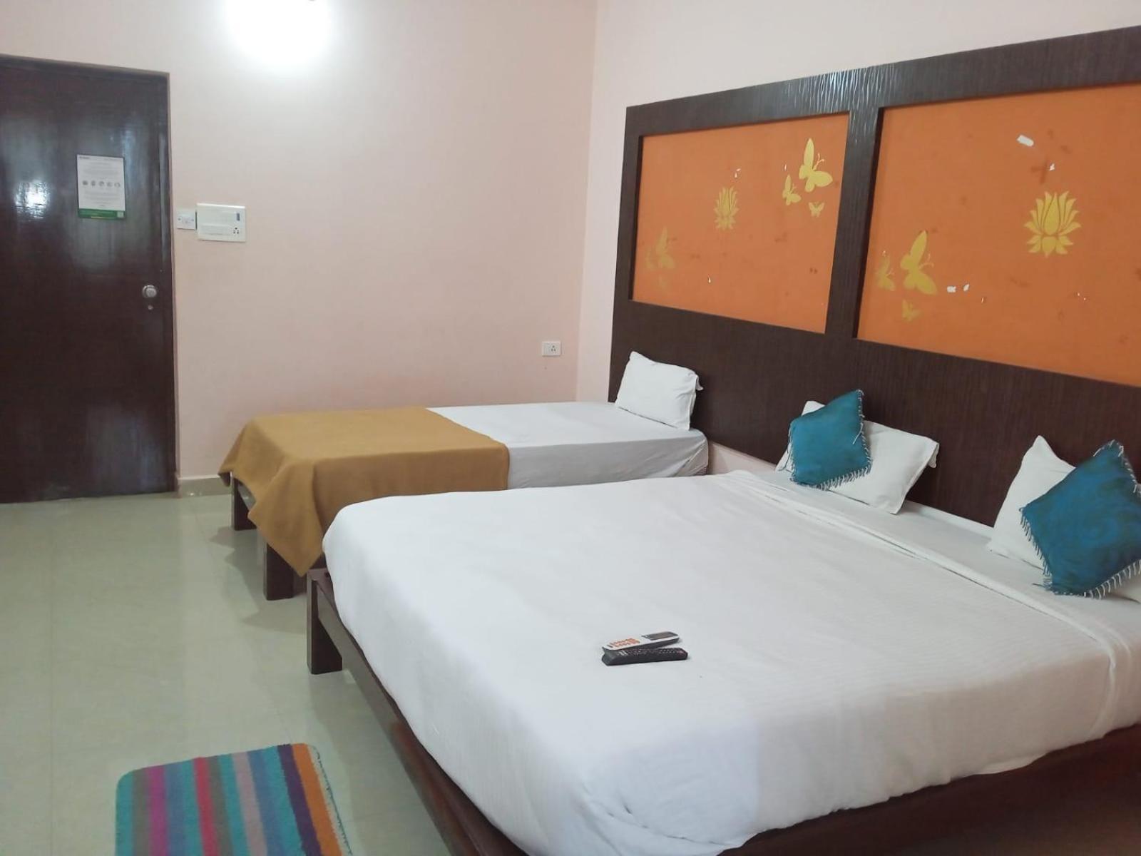 Grand Jp Inn Near 2 Km From Gundlupet Bus Stand Екстериор снимка