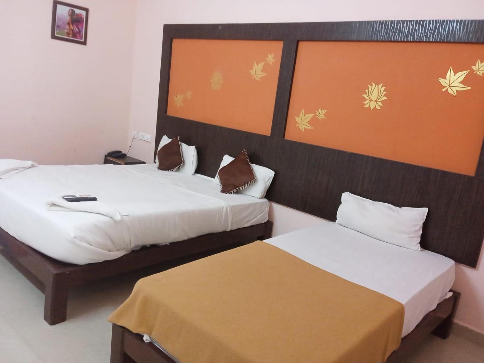 Grand Jp Inn Near 2 Km From Gundlupet Bus Stand Екстериор снимка