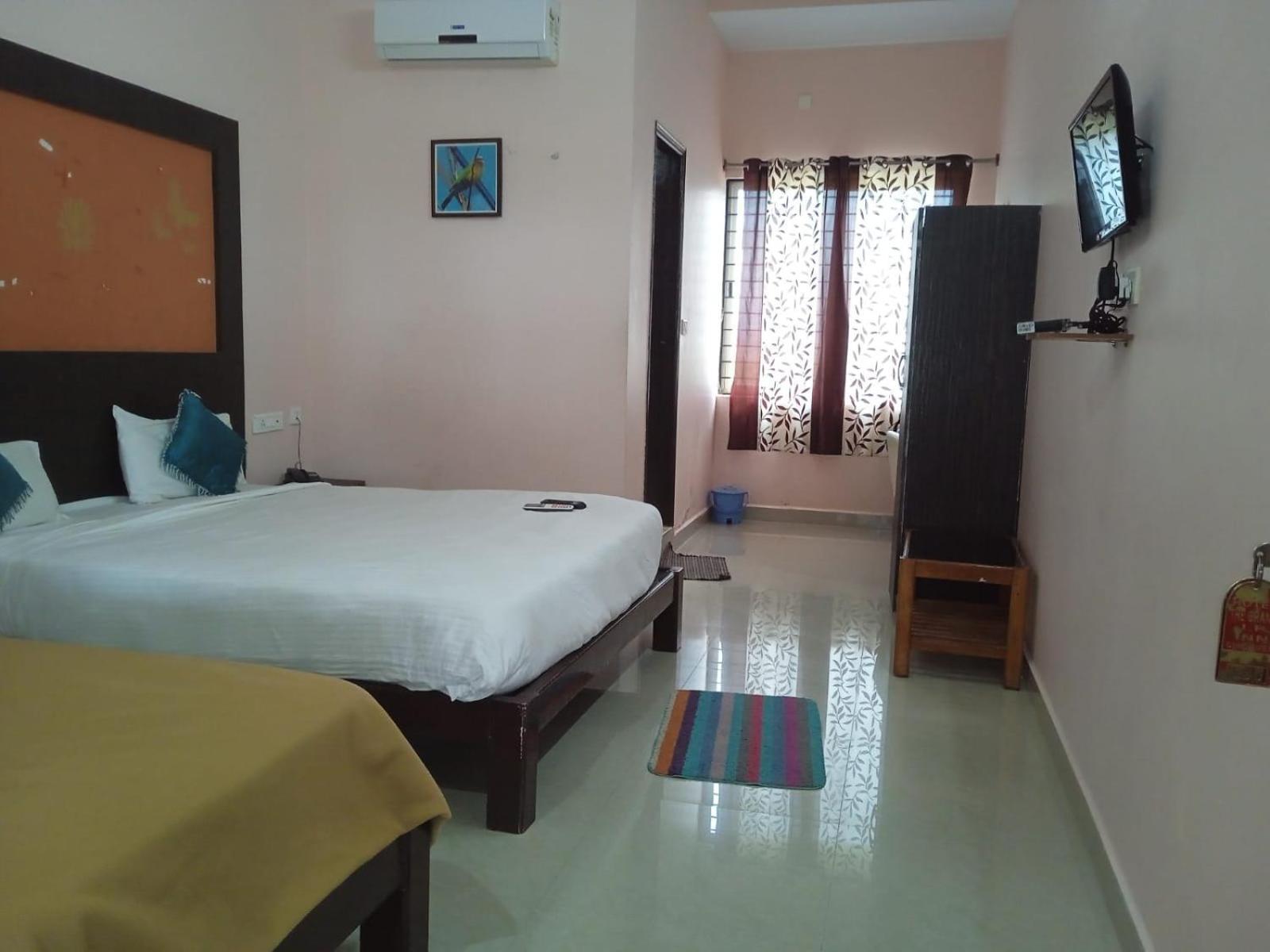 Grand Jp Inn Near 2 Km From Gundlupet Bus Stand Екстериор снимка